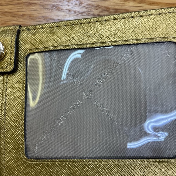 Michael Kors wallet - Picture 3 of 5